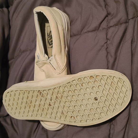 Vans - Picture 2 of 4